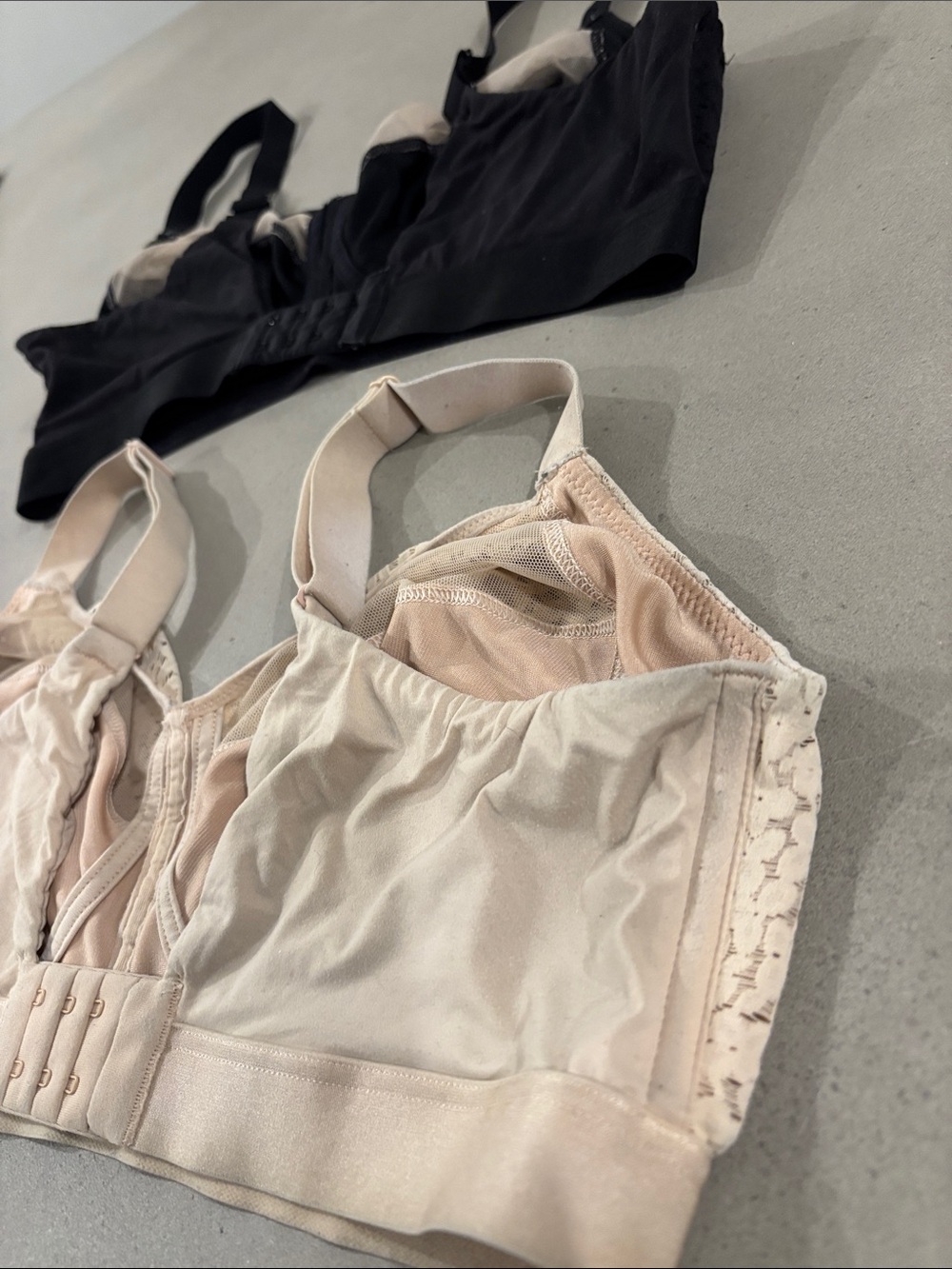 Chantelle Norah Supportive Wireless Bra- lot of 2 - Picture 6 of 8